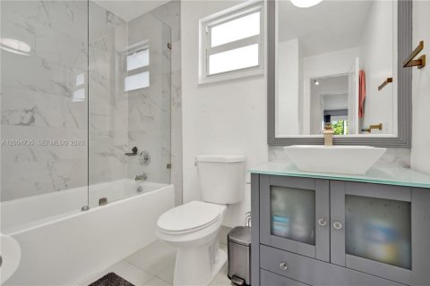 Villa ou maison à vendre à Palmetto Bay, Floride: 4 chambres, 199.55 m2 № 2068654 - photo 14