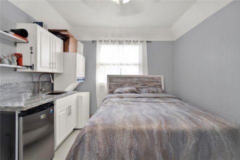 Villa ou maison à vendre à Palmetto Bay, Floride: 4 chambres, 199.55 m2 № 2068654 - photo 11