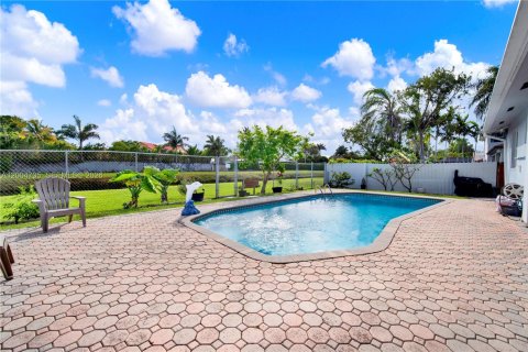 Villa ou maison à vendre à Palmetto Bay, Floride: 4 chambres, 199.55 m2 № 2068654 - photo 22