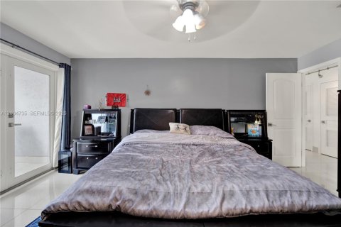 Villa ou maison à vendre à Palmetto Bay, Floride: 4 chambres, 199.55 m2 № 2068654 - photo 15