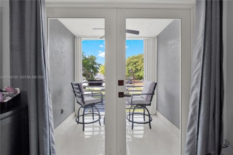 Villa ou maison à vendre à Palmetto Bay, Floride: 4 chambres, 199.55 m2 № 2068654 - photo 18