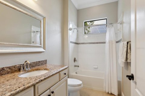 House in Lakewood Ranch, Florida 2 bedrooms, 183.67 sq.m. № 1679615 - photo 28