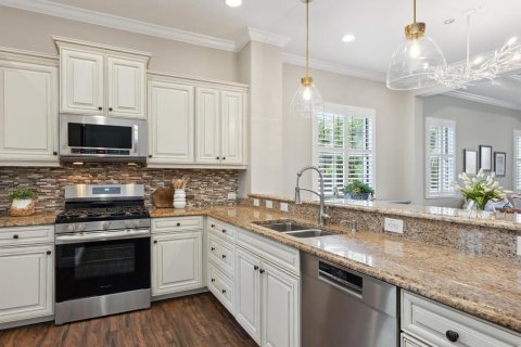 House in Lakewood Ranch, Florida 2 bedrooms, 183.67 sq.m. № 1679615 - photo 15