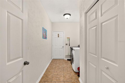 House in Gainesville, Florida 4 bedrooms, 244.98 sq.m. № 2312841 - photo 15