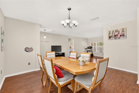House in Gainesville, Florida 4 bedrooms, 244.98 sq.m. № 2312841 - photo 19