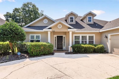 House in Gainesville, Florida 4 bedrooms, 244.98 sq.m. № 2312841 - photo 14