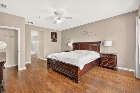 House in Gainesville, Florida 4 bedrooms, 244.98 sq.m. № 2312841 - photo 30