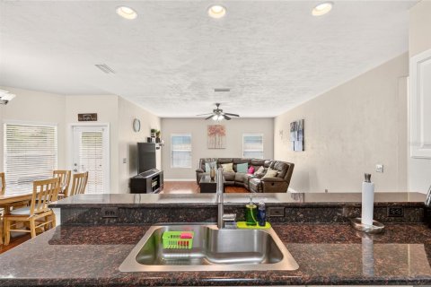 House in Gainesville, Florida 4 bedrooms, 244.98 sq.m. № 2312841 - photo 27