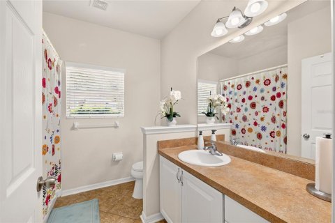 House in Gainesville, Florida 4 bedrooms, 244.98 sq.m. № 2312841 - photo 9