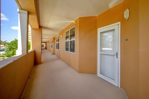 Condominio en venta en Palm Coast, Florida, 3 dormitorios, 152.36 m2 № 1625552 - foto 12