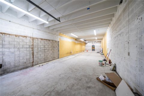 Immobilier commercial à vendre à Miami, Floride № 2000138 - photo 4