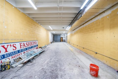 Immobilier commercial à vendre à Miami, Floride № 2000138 - photo 6