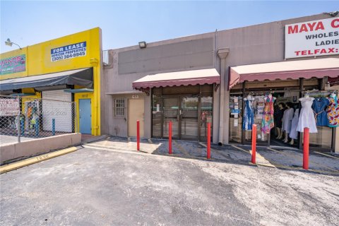 Immobilier commercial à vendre à Miami, Floride № 2000138 - photo 3