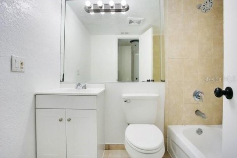 Condominio en venta en Maitland, Florida, 2 dormitorios, 97.64 m2 № 2095118 - foto 18