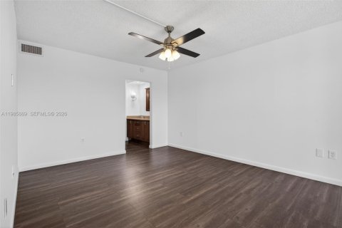 Copropriété à vendre à Pompano Beach, Floride: 2 chambres, 108.88 m2 № 2044860 - photo 12