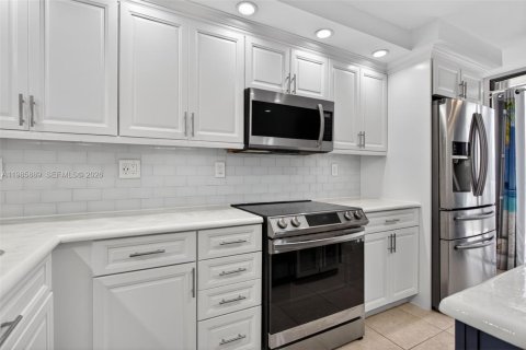 Copropriété à vendre à Pompano Beach, Floride: 2 chambres, 108.88 m2 № 2044860 - photo 4