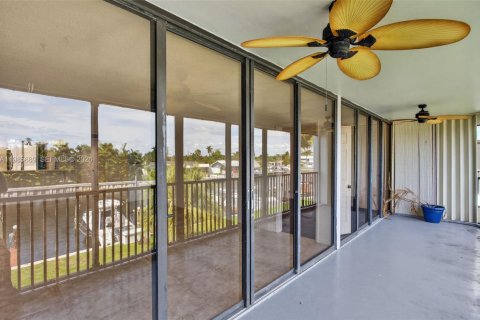Copropriété à vendre à Pompano Beach, Floride: 2 chambres, 108.88 m2 № 2044860 - photo 19