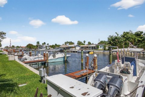 Condo à Pompano Beach, Floride, 2 chambres № 2044860