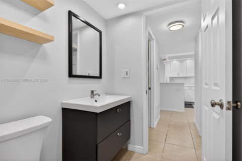 Copropriété à vendre à Pompano Beach, Floride: 2 chambres, 108.88 m2 № 2044860 - photo 14