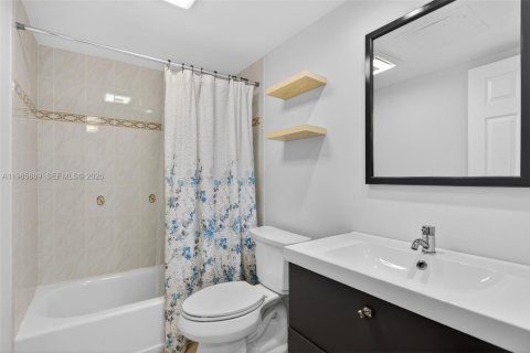Copropriété à vendre à Pompano Beach, Floride: 2 chambres, 108.88 m2 № 2044860 - photo 13