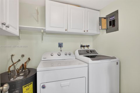 Copropriété à vendre à Pompano Beach, Floride: 2 chambres, 108.88 m2 № 2044860 - photo 17