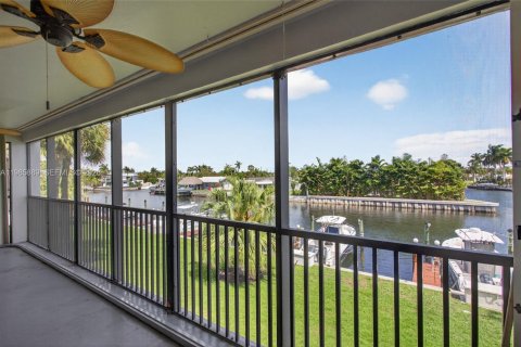 Copropriété à vendre à Pompano Beach, Floride: 2 chambres, 108.88 m2 № 2044860 - photo 18