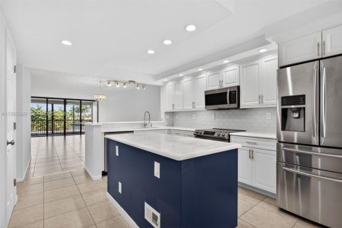 Copropriété à vendre à Pompano Beach, Floride: 2 chambres, 108.88 m2 № 2044860 - photo 3