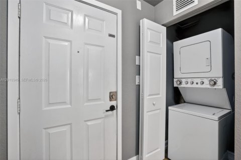 Copropriété à vendre à Miami, Floride: 2 chambres, 83.61 m2 № 2090333 - photo 3