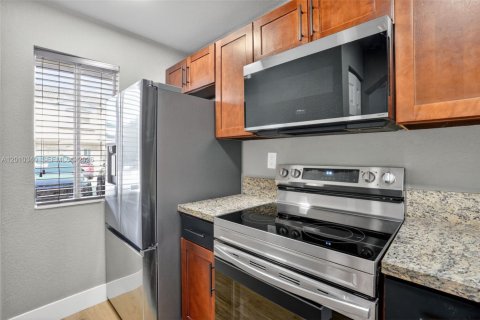 Copropriété à vendre à Miami, Floride: 2 chambres, 83.61 m2 № 2090333 - photo 7