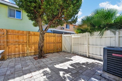 Copropriété à vendre à Miami, Floride: 2 chambres, 83.61 m2 № 2090333 - photo 25