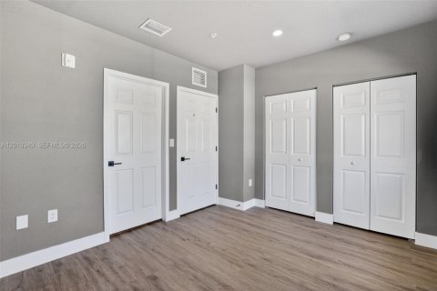 Copropriété à vendre à Miami, Floride: 2 chambres, 83.61 m2 № 2090333 - photo 23