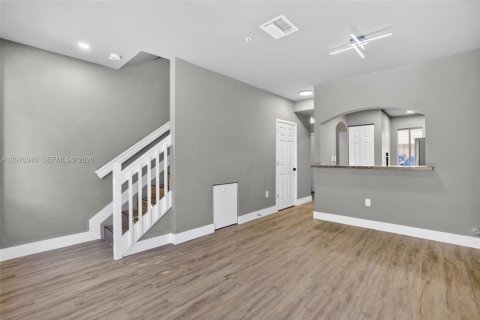 Copropriété à vendre à Miami, Floride: 2 chambres, 83.61 m2 № 2090333 - photo 12