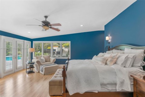 House in Coral Gables, Florida 5 bedrooms, 416.76 sq.m. № 1925167 - photo 29