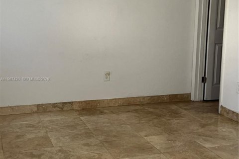 Condominio en alquiler en Coral Gables, Florida, 37.63 m2 № 2031636 - foto 17