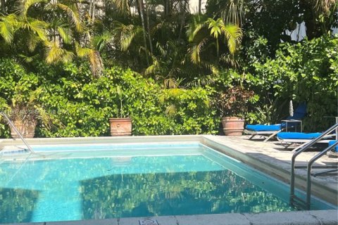 Condominio en alquiler en Coral Gables, Florida, 37.63 m2 № 2031636 - foto 5