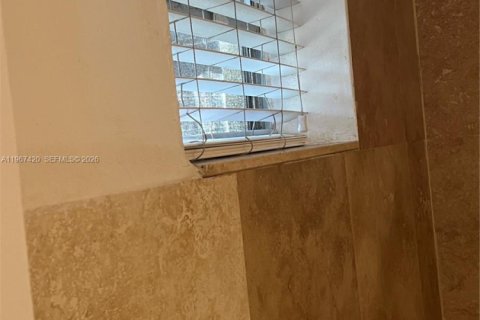 Condominio en alquiler en Coral Gables, Florida, 37.63 m2 № 2031636 - foto 13