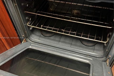 Condominio en alquiler en Coral Gables, Florida, 37.63 m2 № 2031636 - foto 27