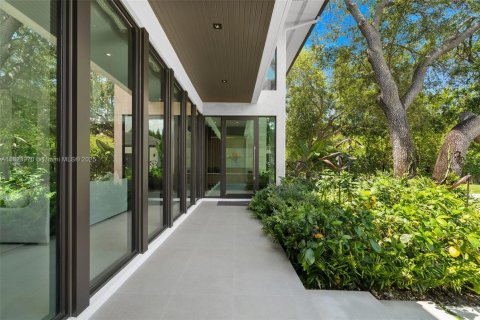 House in Pinecrest, Florida 7 bedrooms, 667.41 sq.m. № 1943266 - photo 26