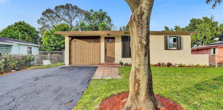 Casa en Sunrise, Florida 5 dormitorios, 139.73 m2 № 1762478
