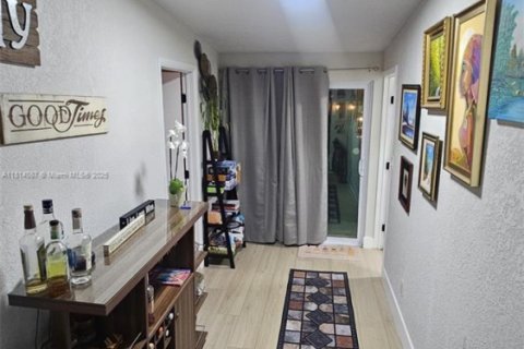Casa en venta en Sunrise, Florida, 5 dormitorios, 139.73 m2 № 1762478 - foto 6