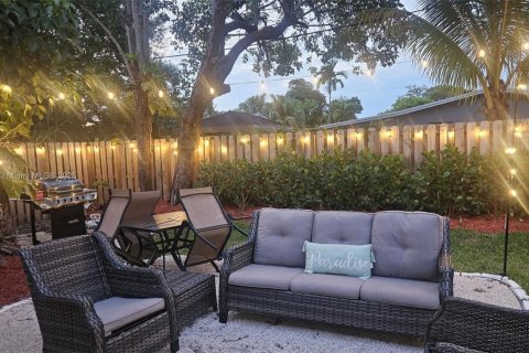 Casa en venta en Sunrise, Florida, 5 dormitorios, 139.73 m2 № 1762478 - foto 15
