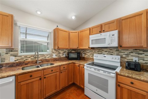 Casa en venta en The Villages, Florida, 3 dormitorios, 129.32 m2 № 2231128 - foto 17