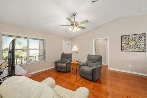 Casa en venta en The Villages, Florida, 3 dormitorios, 129.32 m2 № 2231128 - foto 10