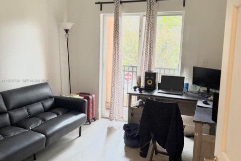 Townhouse in Miami, Florida 3 bedrooms, 144.83 sq.m. № 2040079 - photo 9