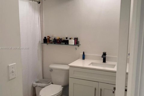 Townhouse in Miami, Florida 3 bedrooms, 144.83 sq.m. № 2040079 - photo 17