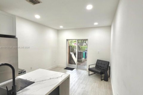 Townhouse in Miami, Florida 3 bedrooms, 144.83 sq.m. № 2040079 - photo 4