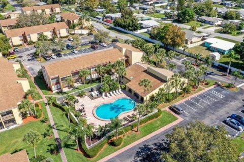 Condo in Sarasota, Florida, 1 bedroom  № 1558910 - photo 1