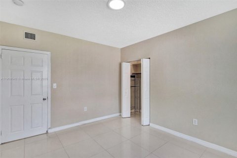 Copropriété à louer à Miami Beach, Floride: 1 chambre, 54.72 m2 № 1966233 - photo 18