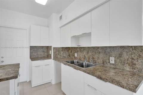 Copropriété à louer à Miami Beach, Floride: 1 chambre, 54.72 m2 № 1966233 - photo 14