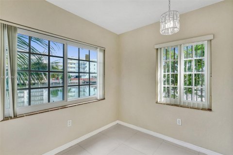Copropriété à louer à Miami Beach, Floride: 1 chambre, 54.72 m2 № 1966233 - photo 4
